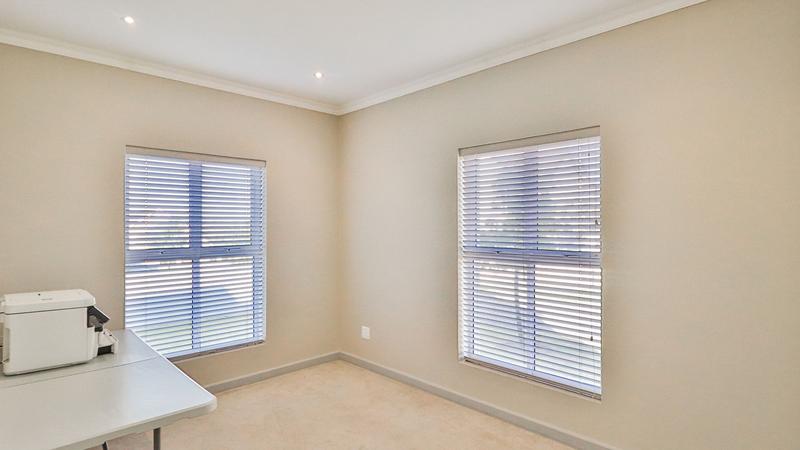 To Let 4 Bedroom Property for Rent in Kingswood Golf Estate Western Cape